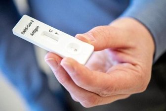 Corona-Lage in Chemnitz: Schnelltest vorm Pflegeheim -