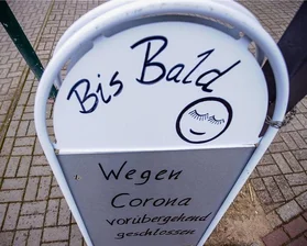 Corona-Lage in Mittelsachsen: Freibergs OB lädt zum Dialog, Streitgespräch beschäftigt Leser - In einem Bürgerdialog will der Freiberger Oberbürgermeister Sven Krüger (parteilos) angesichts der andauernden Corona-Pandemie Möglichkeiten für die Rückkehr zur Normalität ausloten.