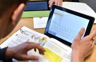 Corona-Lage in Zwickau: Homeschooling-Hürden, verhaltener Start beim Einkaufen mit Termin - Das Lernen zu Hause setzt nicht nur die Bereitschaft aller Beteiligten dazu voraus, sondern auch eine notwendige technische Ausstattung.