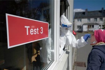 Corona-Lockerungen: Augustusburger Modellprojekt muss beendet werden - Wer in Augustusburg in eine Gaststätte wollte, musste sich zuvor in der Stadt einem Schnelltest unterziehen.