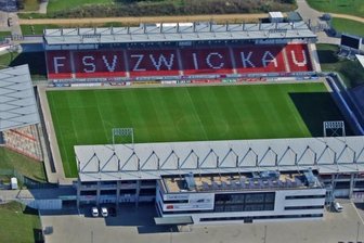 Corona-News aus dem Landkreis Zwickau: Geisterspielstart und Einblicke ins HBK - Zum Wiederanpfiff der 3. Liga nach der Corona-Pause darf der FSV Zwickau zu Hause gegen Hansa Rostock antreten - die Tribünen bleiben allerdings leer.