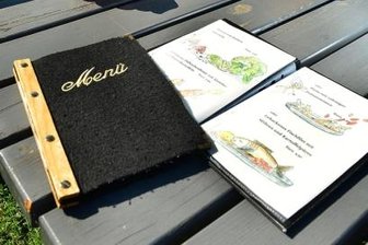 Norbert Hohmann, Inhaber des Schmiedelandhauses, empfängt bestellte Gäste ab Himmelfahrt zunächst nur im weitläufigen Garten seines Lokals in Greifendorf.