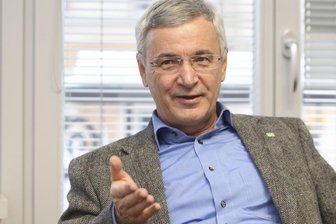 Corona-Rückstau im Gesundheitsamt: Landrat des Vogtlandkreises äußert sich erstmals zu Vorwürfen -