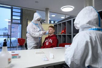 Corona-Schnelltests für Schüler in Abschlussklassen: Zwei Drittel ließen sich nicht testen - 