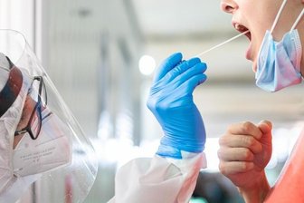 Corona-Schwerpunkt im Erzgebirge: Allgemeinverfügung für Sehmatal erlassen - Der Erzgebirgskreis befürchtet einen weiteren Anstieg der Infektionsmeldungen im Wochenverlauf.