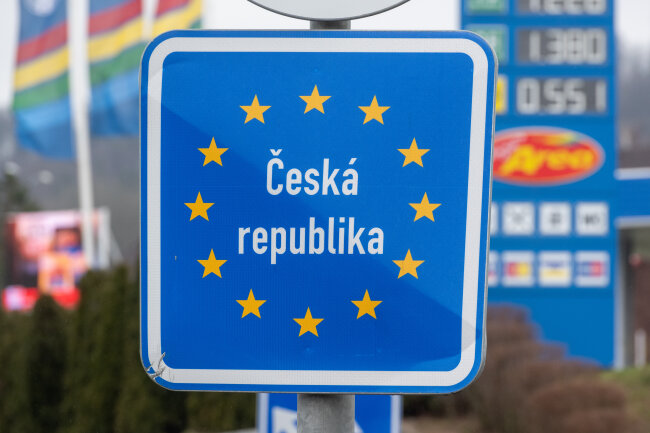 Corona: Tschechien untersagt touristische Aufenthalte - Im Nachbarland spitzt sich die Corona-Lage zu. Touristische Aufenthalte sind im Land nicht mehr gestattet.