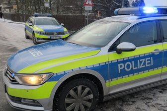 Corona-Verstöße am Fichtelberg: 200 Platzverweise und 64 Anzeigen - Die Polizei hat am Sonntag die Einhaltung der Sächsischen Corona-Schutz-Verordnung kontrolliert.