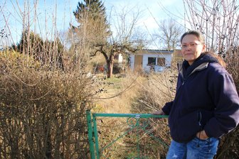 „Coronagärtner“ lassen Kleingartenvereine im Vogtland verzweifeln - Auf die Hinterlassenschaften der „Coronagärtner“ könnte Kathrin Jakob gut verzichten.