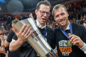 Coup: Bayern-Basketballer holen Ulms Sportdirektor Leibenath - Feierte mit Ulm und Coach Gavel (rechts) 2023 den Meistertitel - im Sommer geht er nach München: Sportdirektor Thorsten Leibenath. (Archivbild)