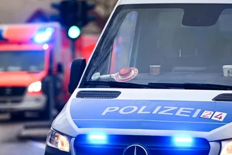 Crash auf der Autobahn: Betrunkener Vogtländer kriegt in Oberfranken die Kurve nicht - Am Donnerstagabend ist auf der A 93 ein Vogtländer verunglückt.