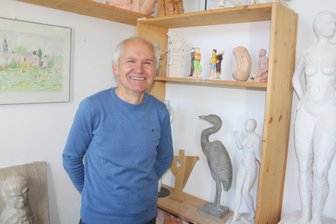 Crimmitschau: Bildhauer Andreas Wilde zeigt Werke im Schaufenster - Bildhauer Andreas Wilde stellt innerhalb der Aktion „Kunst in leeren Läden“ in Crimmitschau aus.