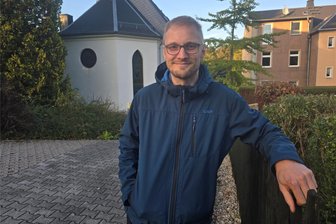 Crimmitschau: Der Pfarrer, der den Grand Canyon auf eigene Faust erkundete - Manuel Drechsler ist der neue Pfarrer der Kirchgemeinden „Zum Heiligen Kreuz“ in Crimmitschau und Glauchau. Der Einführungsgottesdienst ist für Sonntagnachmittag in der Kirche an der Glauchauer Landstraße in Crimmitschau geplant.