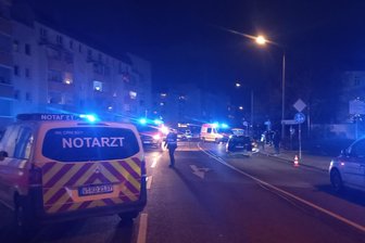Crimmitschau: Drei Autos in Crash auf der Jahnstraße verwickelt - Auffahrunfall an Engstelle am Tierheim - Bei einem Unfall am Donnerstagnachmittag in der Jahnstraße in Crimmitschau sind drei Menschen leicht verletzt worden.