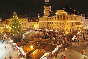 Crimmitschau: Erneut Kritik am verkürzten Weihnachtsmarkt - Der Crimmitschauer Weihnachtsmarkt findet in diesem Jahr in einer zeitlich abgespeckten Variante statt. Statt zehn Tage wird nur drei Tage gefeiert.