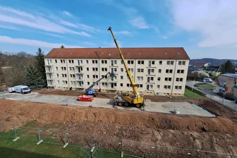 Crimmitschau: Für Mieter bald Urlaub auf „Balkonien“ möglich - Die Mieter der Helmut-Bräutigam-Straße 22 bis 28 bekommen Balkone.