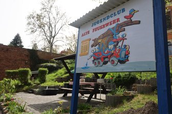 Crimmitschau: Jugendclub lockt mit Trödelmarkt und Gegrilltem - Am Samstag lockt der Crimmitschauer Jugendclub „Alte Feuerwehr“ ab 10 Uhr mit einem Trödelmarkt.