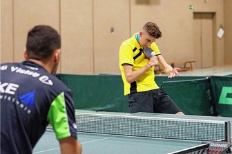 Crimmitschau: Müssen Vereine bald mehr Geld in die Hand nehmen? - Die Tischtennisspieler des Post SV Crimmitschau (rechts im Bild Kian Napravnik) nutzen die Turnhalle des Gymnasiums, Haus Westberg. Wird künftig die Umsatzsteuer erhoben, steigen auch die Kosten für das Training.