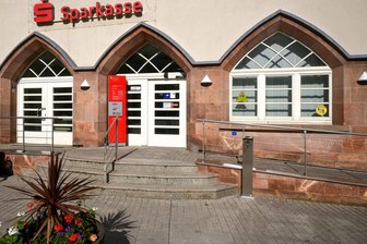 Crimmitschau: Sparkassen-Filiale am Taubenmarkt bleibt nachts zu - Die Sparkassen-SB-Filiale am Crimmitschauer Taubenmarkt wird nachts geschlossen.