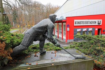 Crimmitschau: Stadt erneuert Elektroanlage im Kunsteisstadion - Die Elektroanlage im Crimmitschauer Kunsteisstadion wird erneuert. Den Auftrag erhielt eine Chemnitzer Firma.