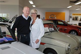 Crimmitschau: Urgroßvater fing mit Nähmaschinen und Fahrrädern an - Frank und Andrea Schulze führen den 120 Jahre alten Betrieb in vierter Generation. 