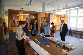 Crimmitschau: Was Besucher der neuen Ausstellung in der Tuchfabrik alles zu sehen bekommen - Auf 400 Quadratmetern können sich Besucher in der ersten Etage der Spinnerei über die Textilgeschichte der Stadt umfassend informieren. Eröffnet wird die Dauerausstellung am Sonntag mit einem Fest.
