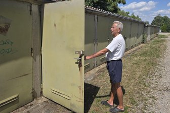 Crimmitschau will mehr als 900 Garagen auf städtischem Boden verkaufen: „Garagenvermietung ist nicht Aufgabe der Stadt“ - Rentner Bernd Trompelt hat seine Garage in der Garagengemeinschaft „Sonnenhöhe“ erst vor wenigen Jahren dem Vorbesitzer abgekauft.