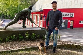 Crimmitschauer findet zweite sportliche Heimat - Im Crimmitschauer Kunsteisstadion machte Eric Wunderlich seine ersten Schritte als Eishockeyspieler. Heute ist der 33-Jährige in Halle an der Saale sportlich und privat heimisch geworden.