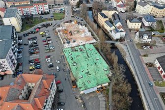 Crimmitschauer Innenstadt: Erster Flachbau dem Boden gleichgemacht - Das neue Edeka-Center verändert das Gesicht der Innenstadt. Dafür müssen die beiden Flachbauten weichen.