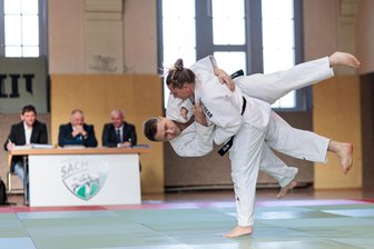 Crimmitschauer Judoka meistern erfolgreich eine besondere Herausforderung - Die beiden Crimmitschauer Judoka Anett Reifert und Marcel Leupold dürfen künftig den 2. DAN tragen.