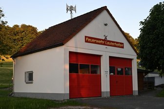 Crinitzberg will Geld aus dem Sachsenfonds für Feuerwehrhaus in Lauterhofen verwenden - Das Feuerwehrgerätehaus im Ortsteil in Lauterhofen soll um einen Stellplatz erweitert werden.