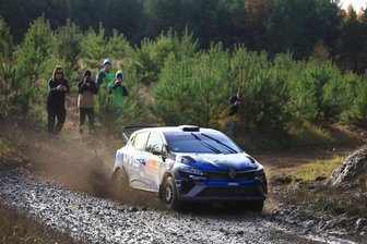 Crottendorfer Rallye-Duo gelingt perfekte Saison - Auch bei der Lausitz Rallye gelang Carsten Mohe und Andrea Lieber in ihrem Clio der Tagessieg.