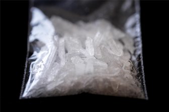 Crystal im Dönerladen gedealt: Gericht verhängt Haftstrafe für Zwickauer Imbissbetreiber aber lässt ihn vorerst frei - Der Imbissbetreiber soll Crystal in „für sächsische Verhältnisse minderer Qualität“, wie der Richter feststellt, für mehr als 30.000 Euro verkauft haben. Dafür ist er bereits rechtskräftig verurteilt.