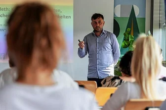 Crystal Meth: Für Experten bleibt das Erzgebirge ein Hotspot - Dr. Frederik Haarig hielt am Donnerstagabend in Annaberg-Buchholz einen Vortrag über Crystal Meth. Er spannte einen weiten Bogen bis hinein in die Geschichte dieser synthetischen Droge.