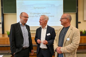 Crystal-Meth-Konsum und die psychologischen Folgen: Hoher Therapiebedarf vor allem im ländlichen Raum - Siegfried Gauggel, Jürgen Hoyer und Stephan Mühlig diskutieren über Fragen der Psychotherapie.