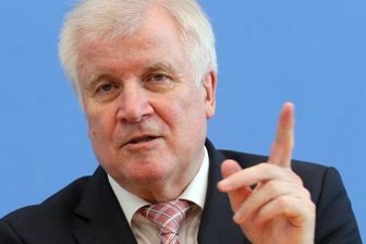 CSU-Chef Seehofer will weiter Verantwortung wahrnehmen -