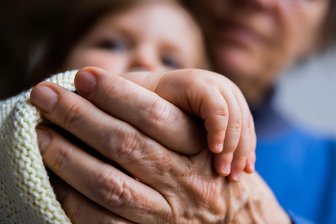 CSU-Forderung nach höherer Mütterrente: Knapp 700.000 Rentner in Sachsen würden mehr Geld bekommen - Wer sich um die Erziehung seiner Kinder gekümmert hat, soll später bei der Rente nicht benachteiligt werden.