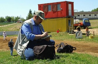 Culitzscher Motorsportler trauern um Frank Ebert - 
              <p class="artikelinhalt">Mit Kamera, Block und Stift war Frank Ebert seit vielen Jahren auf allen sächsischen Motocross-Pisten anzutreffen. </p>
            