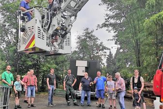Cunsdorf feiert Sommerfest - Für die Festvorbereitung werden beim Traditionsverein viele fleißige Hände gebraucht. Foto