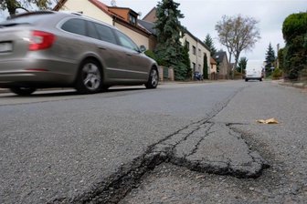 Cunsdorfer Straße in Reichenbach: Warten auf Sanierung zehrt an den Nerven - Die Cunsdorfer Straße in Reichenbach müsste dringend saniert werden. Doch es fehlt das Geld dafür. Wann die Baumaschinen loslegen können, steht in den Sternen.