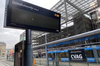 CVAG-Anzeigetafeln in ganz Chemnitz ausgefallen - Die Anzeigetafeln im Chemnitzer Nahverkehr sind am Dienstagmorgen ausgefallen.