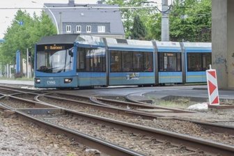 CVAG tauscht Gleise aus - Sperrung auf Annaberger Straße - Auf der Annaberger Straße in Höhe des Südrings rollen ab Montag die Bagger. Rund 30 Arbeiter erneuern in den kommenden vier Wochen die Gleise. Autofahrer und Fahrgäste der CVAG müssen mit Behinderungen rechnen.