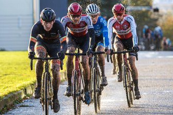 Cyclocross-DM: Chemnitzer Sportforum wird zu einer großen Wettkampfstrecke - Robin Rautzenberg (vorn) ist bei der DM im Cyclocross dabei.