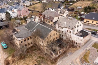 „Da lachen sich die Eigentümer ins Fäustchen“ – Olbernhauer Stadtrat soll über Abrissverfahren entscheiden - Die Stadt Olbernhau möchte die Ruine der ehemaligen Drechslerwerkstätten an der Freiberger Straße 85 abreißen.