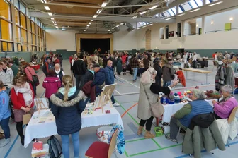 Da wird sogar die Suppe knapp: Hunderte Besucher beim ersten Kreativmarkt in Werdau - Schon zur Halbzeit wurden im Koberbachcentrum 600 Besucher gezählt.