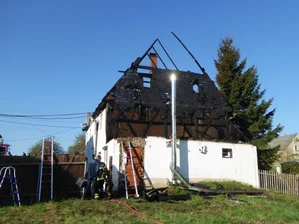 Dachstuhl brennt in Langenchursdorf aus -