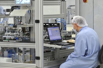 Der Reinraum in der Kamenzer Batteriefertigung Li_Tec.