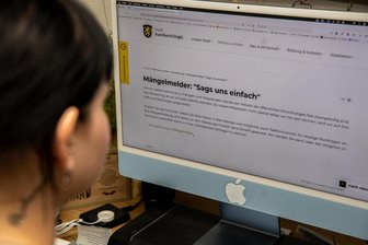 Damit die Straßenlaterne vor dem Haus rasch repariert wird: Wie man sowas in Auerbach anleiert - Auerbachs Mängelmelder ist auf der Homepage der Stadt leicht zu finden.