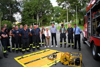 Damit Unfallopfer schneller gerettet werden können: Reichenbacher Feuerwehr hat für Heinsdorfergrund das Passende auf Lager - Feuerwehren helfen sich untereinander. Was Mylau nicht mehr benötigt, leistet in Unterheinsdorf gute Dienste.
