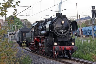Dampflok am Güterbahnhof in Hohenstein-Ernstthal von Feuerwehr betankt - Am Samstagabend hat diese Dampflok am Bahnhof in Hohenstein-Ernstthal einen Tankstopp eingelegt.
