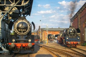 Dampftage finden am Wochenende in Chemnitz statt - Bereits am Freitagabend können Fotografie-Begeisterte einige Dampfloks in Chemnitz-Hilbersdorf ablichten.
